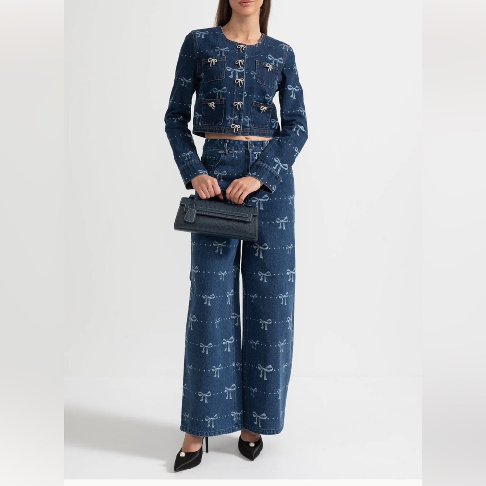 DENIM CO-ORDINATE ENSEMBLE WITH LONG SLEEVED JACKET AND WIDE-LEG JEANS